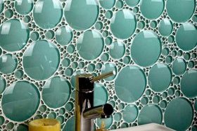 Дизайн стеклянной плитки для ванной комнаты